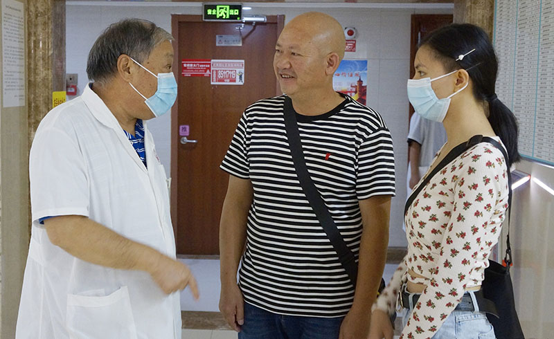 這雙溫暖的手伸得好及時(shí)！貴陽(yáng)這家醫(yī)院的救助溫暖了困難群眾的心